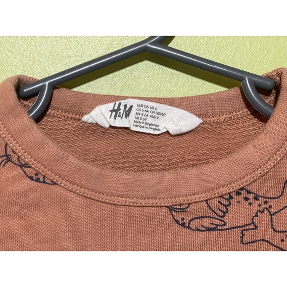 H&M Baby Seal Crewneck and Skirt Set US size 6 GUC - Picture 2 of 9